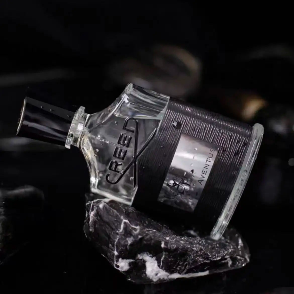 Creed Aventus Women's eau de toilette, Amber Vanilla and Wood Fragrance | Lasting eau de cologne | Luxury Fashion