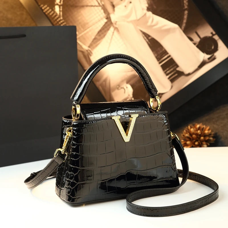Crocodile Pattern Leather Women Handbags Diamonds V Letter Small Shoulder Messenger Bag 2025 New Portable Crossbody Shell Bags