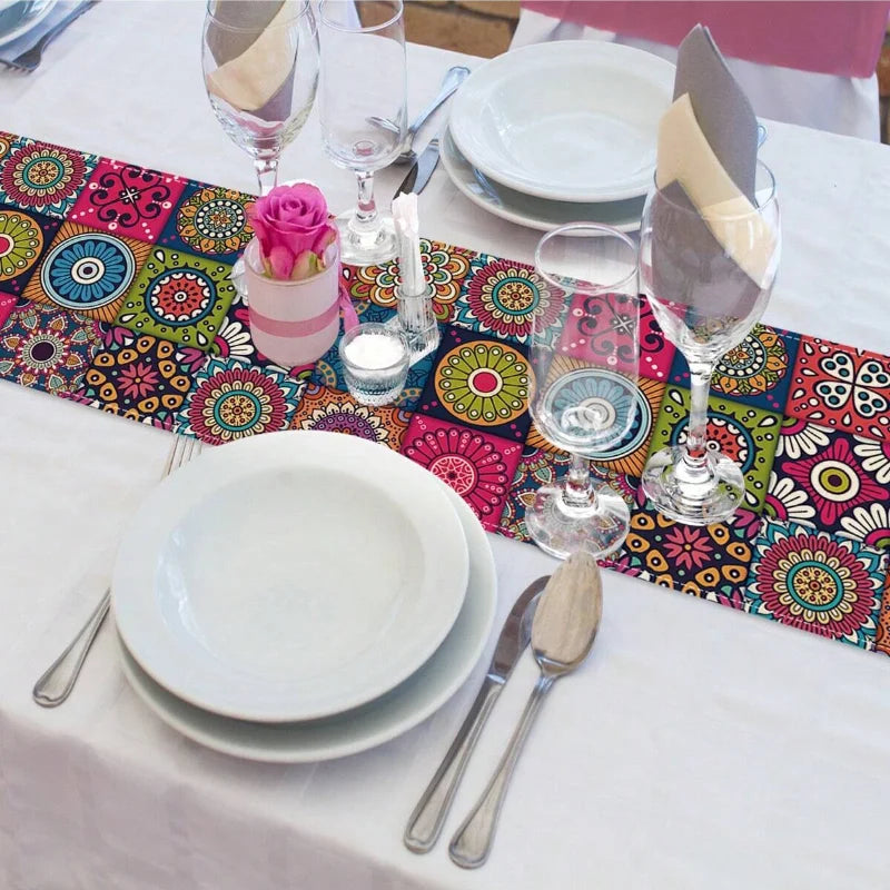 Enhance your table decor with this exquisite, luxurious table runner. Elevate your dining experience with this elegant, opulent