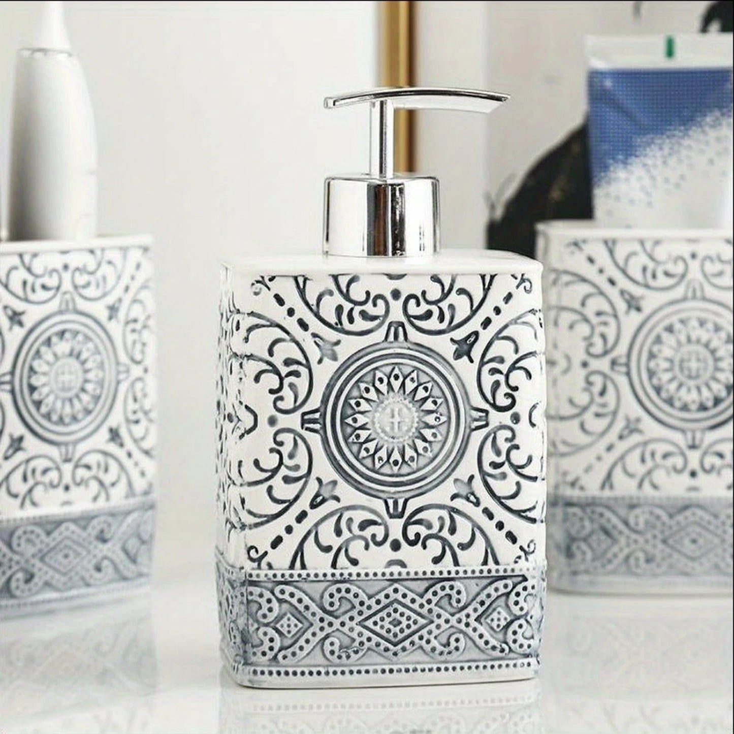 4pcs/set Bohemian Style Ceramic Bathroom Toiletry Set, Including Soap Dish, Lotion Bottle, Mouthwash Cup, And Toothbrush Holder