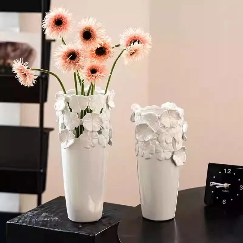Light luxury ceramic white cream three-dimensional relief flower vase with flower arrangement and dried flowers, living room des