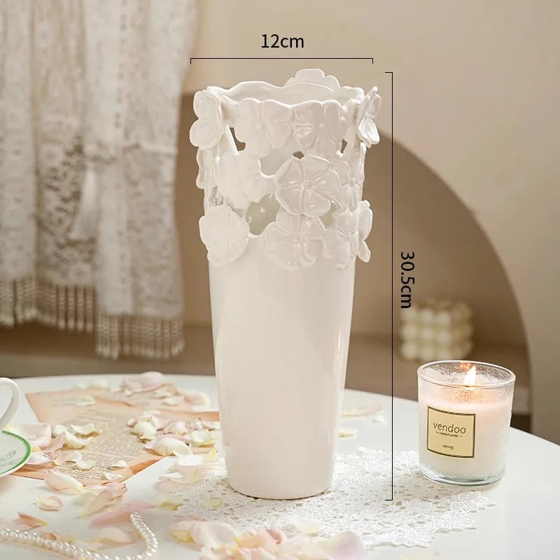 Light luxury ceramic white cream three-dimensional relief flower vase with flower arrangement and dried flowers, living room des