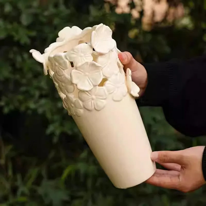Light luxury ceramic white cream three-dimensional relief flower vase with flower arrangement and dried flowers, living room des