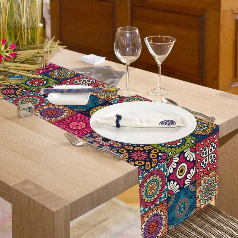 Enhance your table decor with this exquisite, luxurious table runner. Elevate your dining experience with this elegant, opulent
