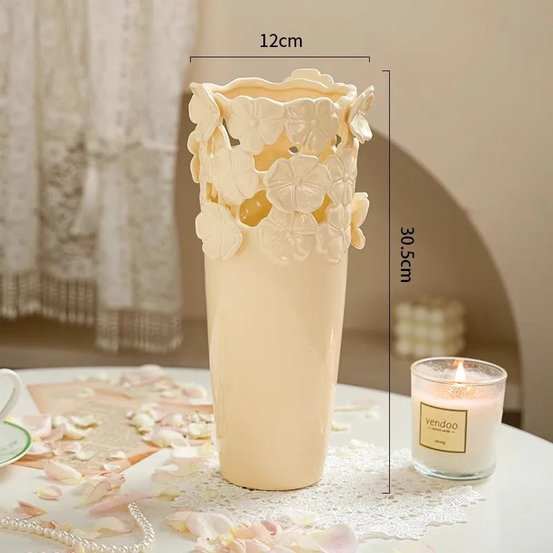 Light luxury ceramic white cream three-dimensional relief flower vase with flower arrangement and dried flowers, living room des