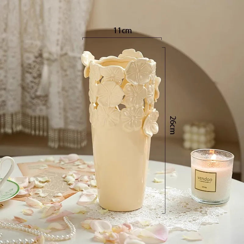 Light luxury ceramic white cream three-dimensional relief flower vase with flower arrangement and dried flowers, living room des