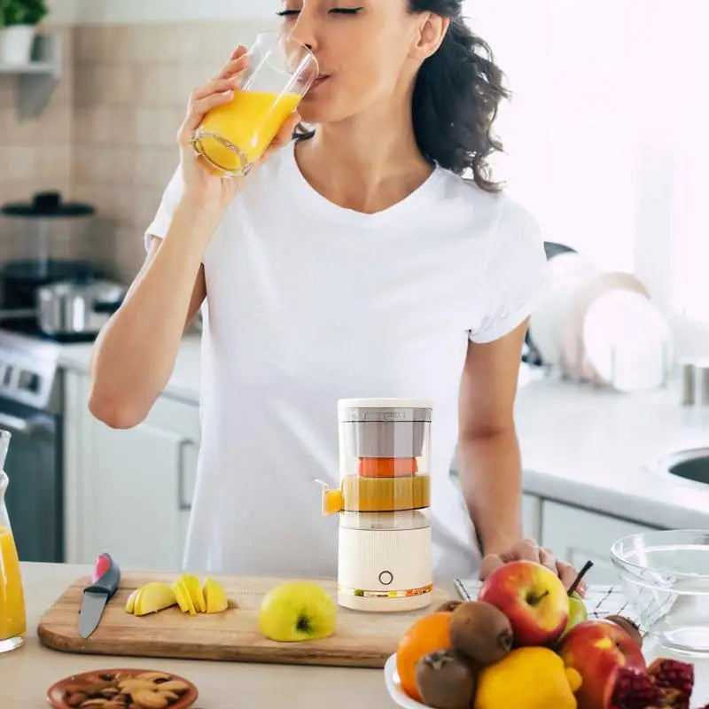 Electric Fruit Juicer Portable Single Auger Juicer Automatic Separation USB Charge Orange Fruit Automatic Separation Juicer